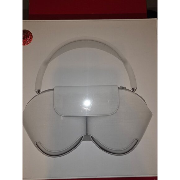 White AP-1 Headphone with Case (not Apple) - Picture 2 of 3